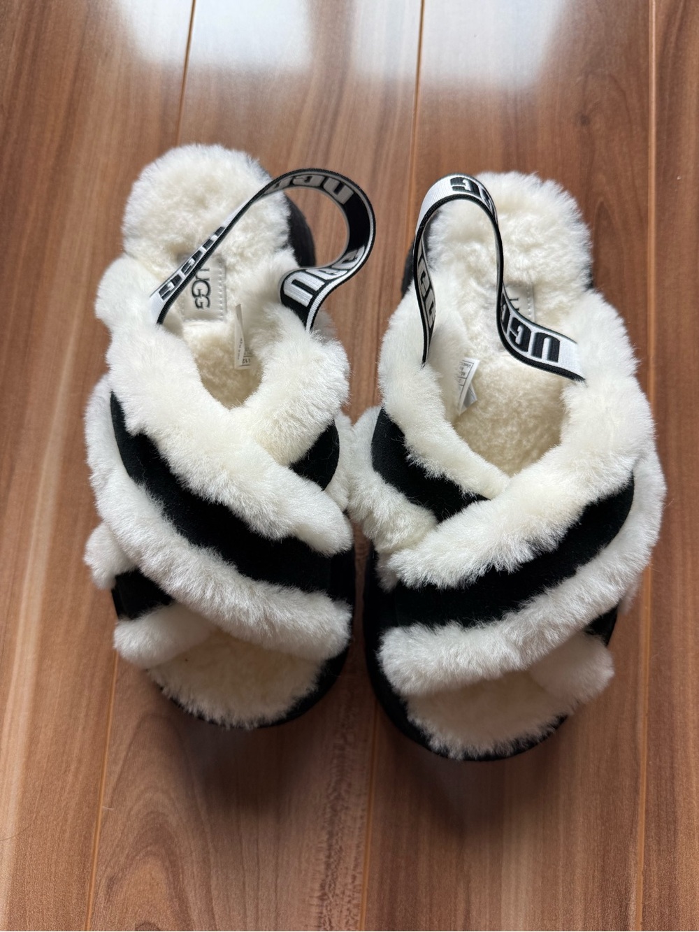 NWOB UGG Disco Cross Slides - size 7